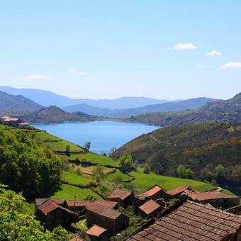 Casa Do Faqueiro De Casas Brioso