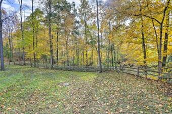 Stony Creek Lodge Escape With Deck And Sunroom!