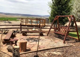 Rustic Cabin 20 Mins To Capitol Reef Natl Park!