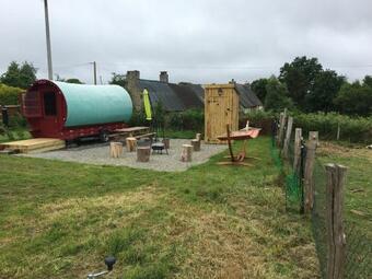 Stunning Bow Top Wagon In Passais-villages