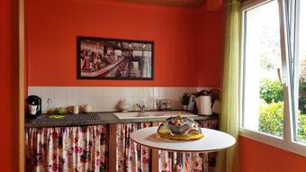 Chambre Dans Maison Avec Grand Jardin Pour Location Au Mois Uniquement