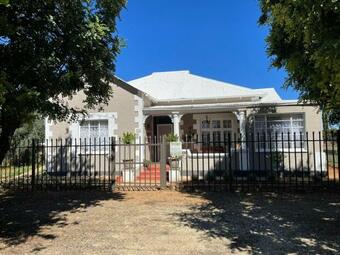 Hostal French Linen Guesthouse