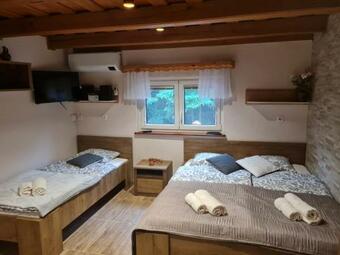 Gozdarjeva Hi?ka M&k