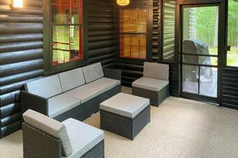 Hilltop Cabin On 2 Acres River View, Hot Tub