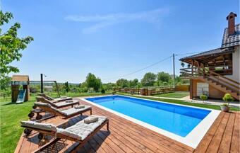 Nice Home In Nova Diklenica With Outdoor Swimming Pool, Sauna And 4 Bedrooms