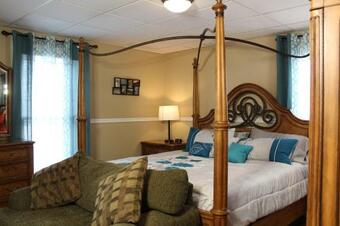 Apartamento Lower E. Park St. Studio Apt.-white House Lodge