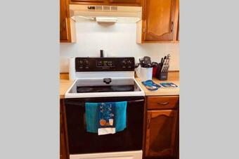 Little Yellow Cottage On Main By White House Lodge