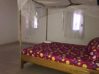 Bed & Breakfast Chez Aicha 2,maison D'accueil, Ndagane Campement