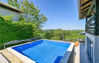 Amazing Home In Vrtlinovec With Sauna, Outdoor Swimming Pool And 1 Bedrooms