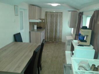 100 �ves Nosztalgia Apartman
