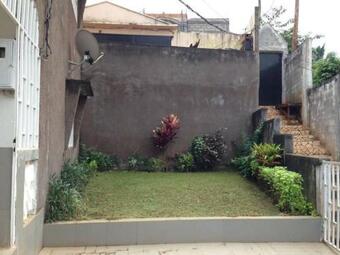 Apartamento Yaound�: Appartement Joliment Meubl� Et � Bon Prix