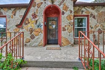Classy Home With Enclosed Sunroom, Walk To Town