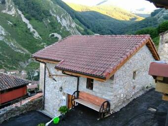 Casa De Aldea Las Cuendias