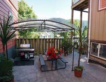 Hotel Black Rooster Guesthouse