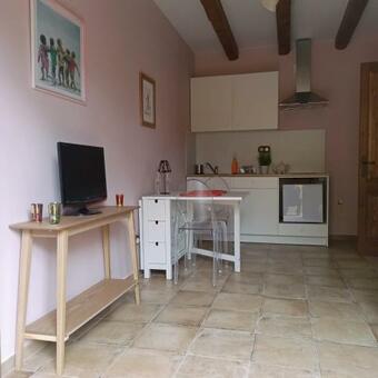 Apartment In Country House With Views And Pool