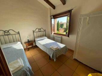 Casa Con Piscina Torroella De Fluvi�