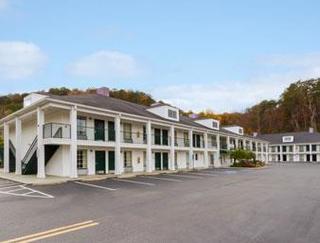 Motel Baymont Inn & Suites - Cleveland