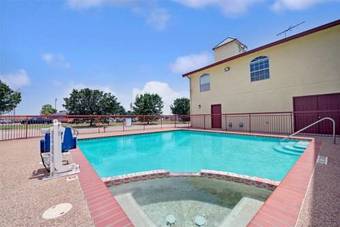 Motel Super 8 By Wyndham Dallas South