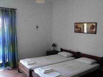Hostal Voukelari Rooms