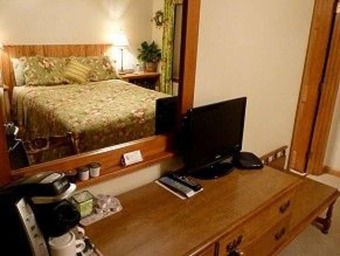 On Cranberry Pond B&B