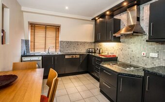 Hotel Rooftop 3br Ph-indoor Sauna In Dublin