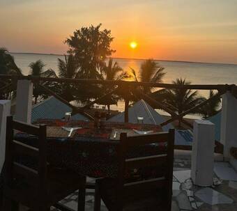 Asante Sana Beachfront Hotel