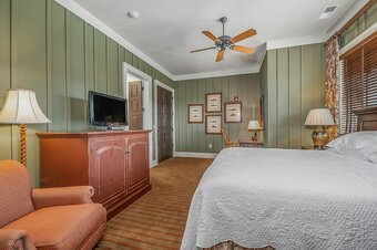 Hotel Bright's Creek Lodge