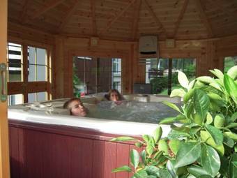 Hotel H�tel Les Chatelmin�s