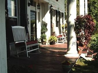 Bed & Breakfast Brookside Inn At Laurens
