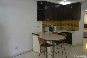 Tagaytay Country Hotel