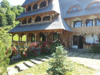 Hostal Conacul Drahneilor