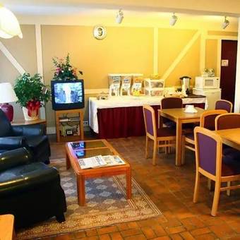 Hotel The Executive Inn