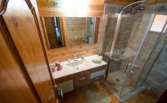 Lodge Barzilay Mansion