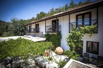 Hostal Ambelikos Traditional Agrohotel