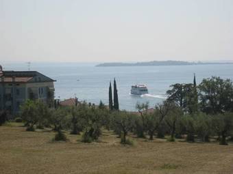 Hostal Holiday Home Moniga