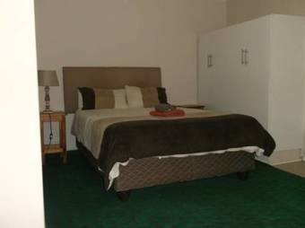 Bed & Breakfast Stone Crescent Hotel