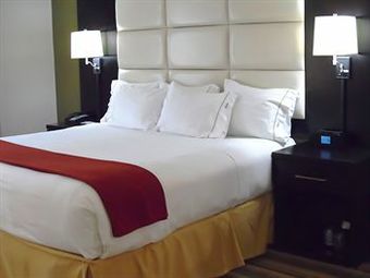 Hotel Holiday Inn Express & Suites Huntsville Airport