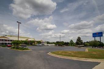 Hotel Centerstone Inn & Suites