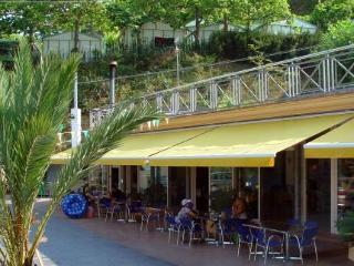 Camping Bungalows El Far