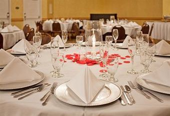 Crowne Plaza Hotel Kansas City - Overland Park