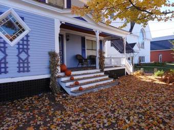 Austin's Holidae House Bed & Breakfast