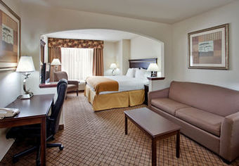 Holiday Inn Express Hotel & Suites Mcpherson