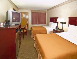 Motel Super 8 Martinez