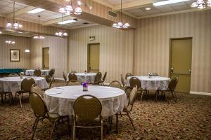 Hotel Baymont By Wyndham Youngstown