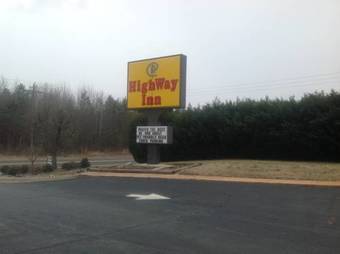 Hotel Highway Inn