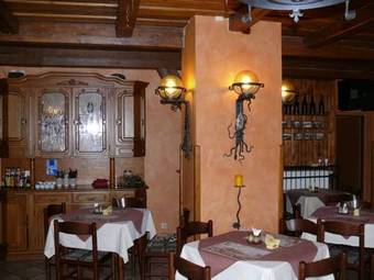 Hotel A Penzion Na Hradb�ch