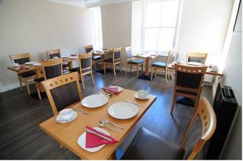 Hostal Station House