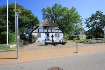 Apartamento Villa Buskam Ferienwohnungen Paradies R�gen