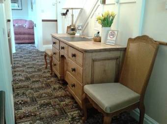 Apple Tree House Bed And Breakfast