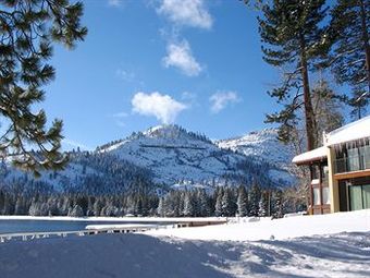 Hotel Donner Lake Village